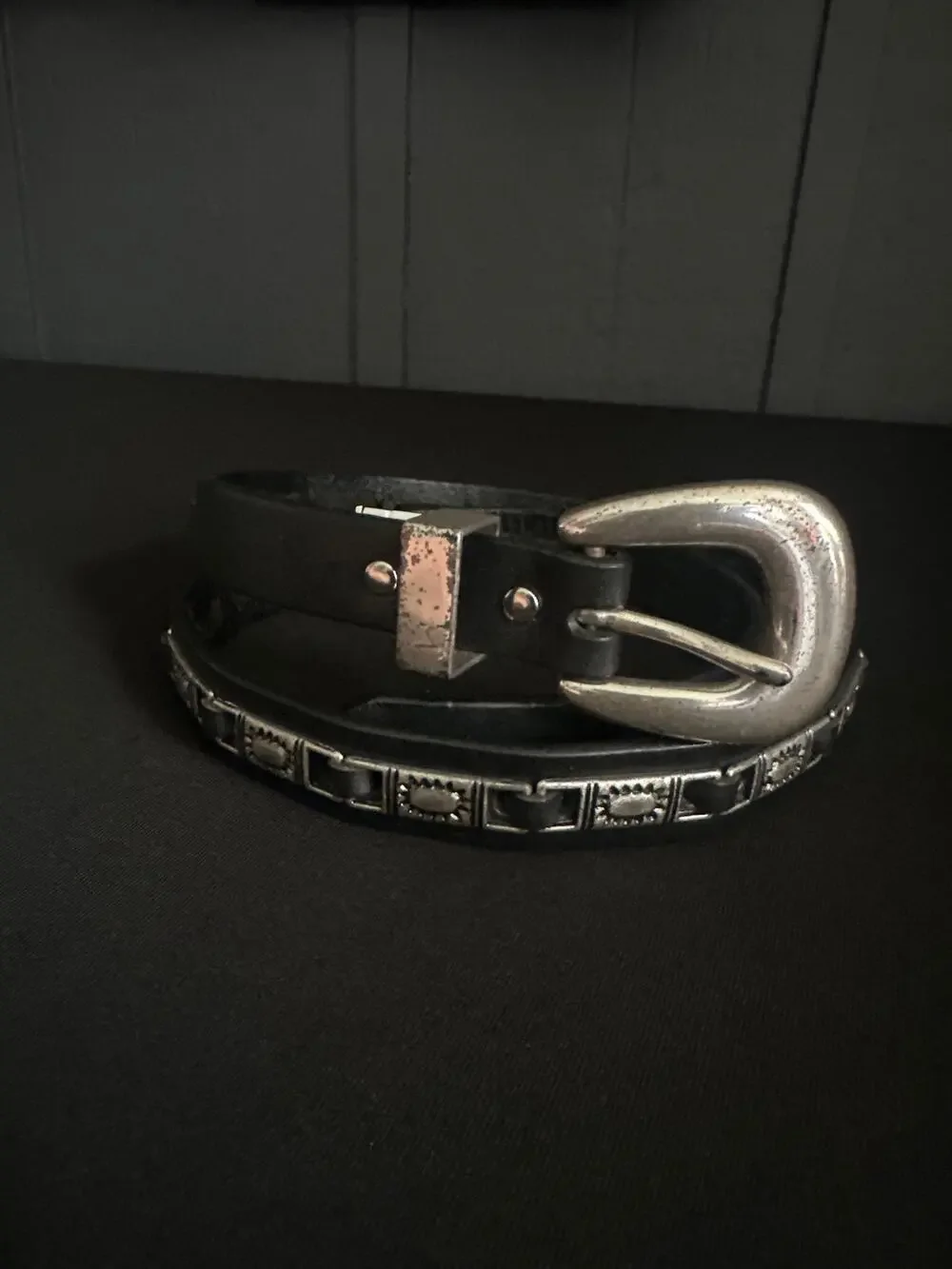Vintage Fossil Black Leather Silver Tone Concho Thin Western Belt Size Medium